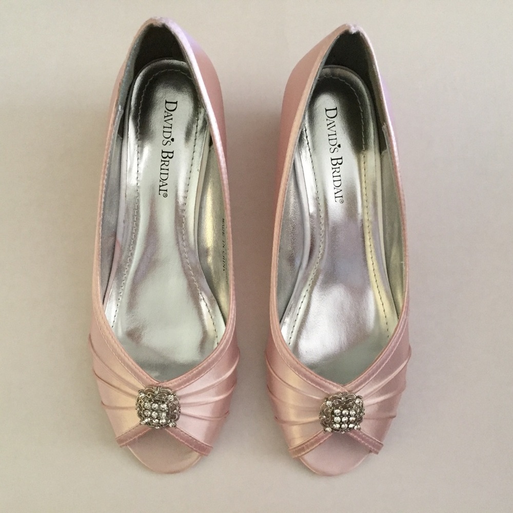 ⬇️ $30⬇️Wedge Heels by David's Bridal Sz 7.5M